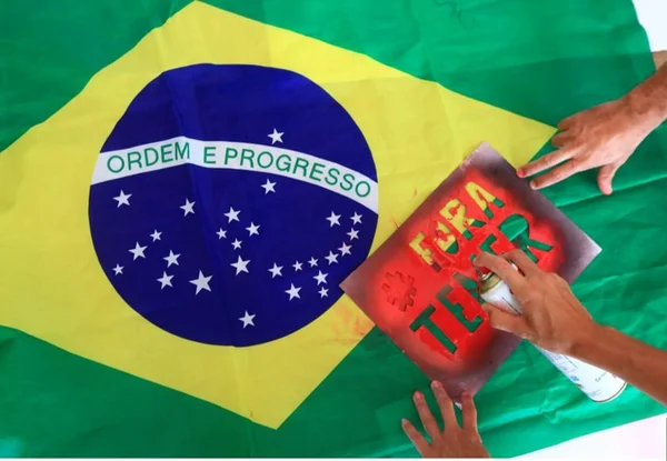 Planalto quer saber quem convidou manifestantes para desfile