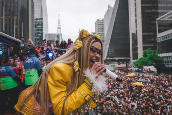 Após edição marcada por eleições, Parada LGBT+ de SP mira luta social