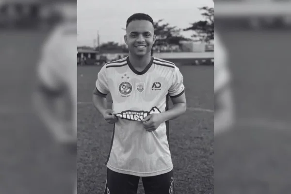 Pedro Teixeira dos Santos Bisneto, de 23 anos, estava internado há 11 dias em Santos após bater a cabeça e não resistiu aos ferimentos - Metrópoles