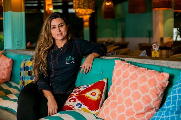 Queridinha da Anitta, chef Lorena Abreu revela dieta dos famosos