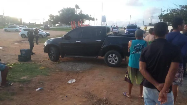 Imagem colorida da polícia no local do atropelamento - Metrópoles