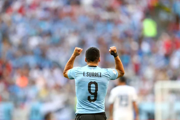 Suárez celebra liderança do grupo e exalta evolução do Uruguai na Copa