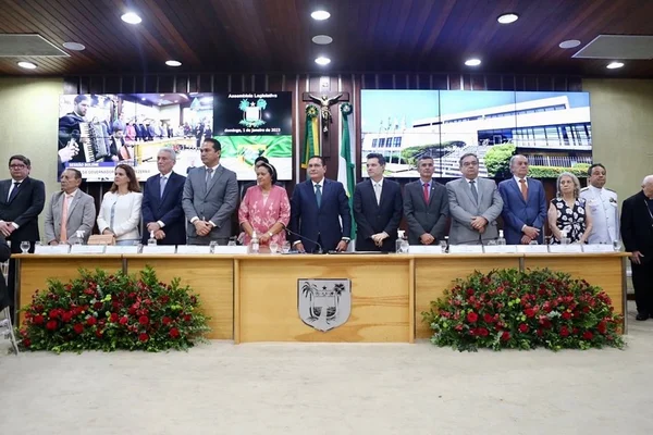 Foto colorida de cerimônia de posse da governadora do Rio Grande do Norte, Fátima Bezerra, em Natal - Metrópoles