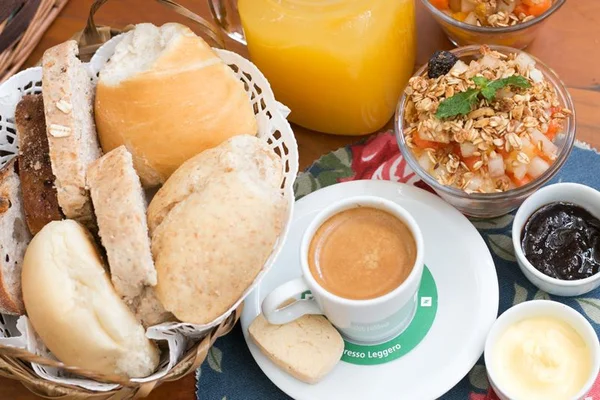Café com Pão, no Park Sul, reinventa conceito de loja de conveniência