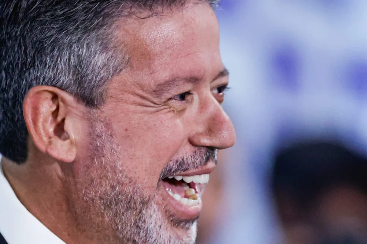 Lira brinca com Renan Filho e diz que "quem sabe um dia" vota nele
