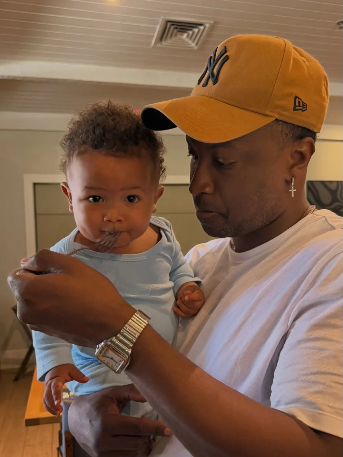 Thiaguinho com o filho Bento Thiaguinho com o filho Bento