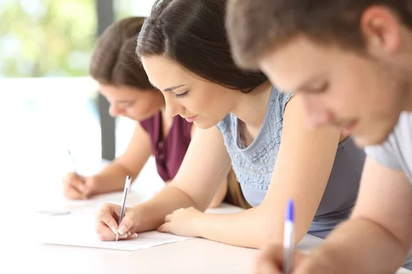 DF: divulgados locais de provas do concurso para professor temporário
