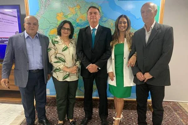 Após reunião com Bolsonaro, chapa de Ibaneis, Celina Leão e Flávia Arruda é formada