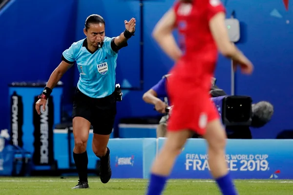 Brasileira Edina Silva será uma das árbitras da Copa do Mundo Sub-17