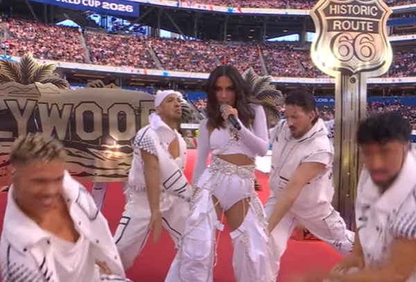 Copa do Mundo: com Anitta e sem Trump, veja como foi a festa dos EUA 13 Anitta na abertura da Copa
