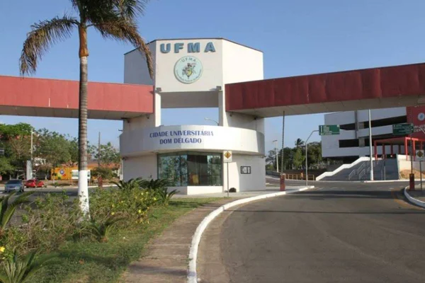Foto da fachada da Universidade Federal do Maranhão (UFMA)