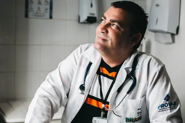 A vida depois de… Deixar Cuba para ser médico do SUS no Brasil