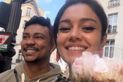 Xamã e Sophie Charlotte posam juntos e sorridentes