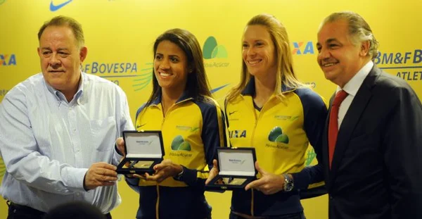 Fabiana Murer é homenageada e projeta novos feitos no salto com vara