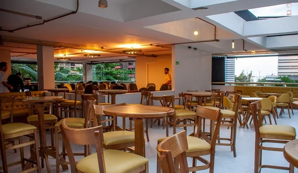 Casa de pôquer e restaurante é inaugurada no Setor Hoteleiro Norte