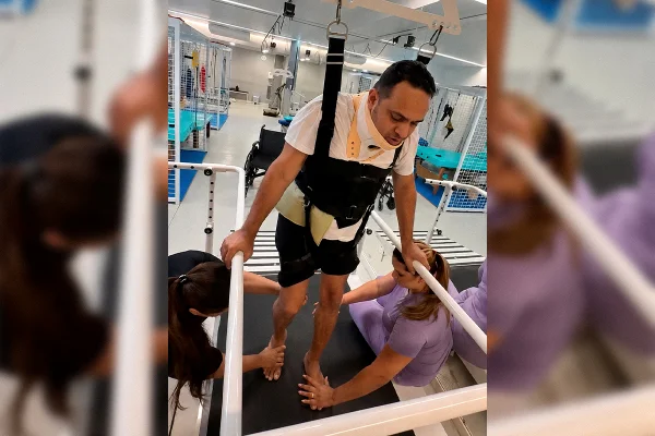 “Consegue comer sozinho”: diz irmã sobre brasiliense atingido por onda