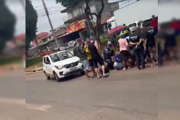 Mãe e filhas de 6 meses e 3 anos são atropeladas em faixa de pedestre