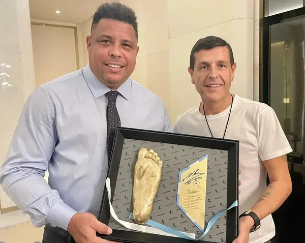 Ronaldo ao lado de Stefano Ceci - Metrópoles