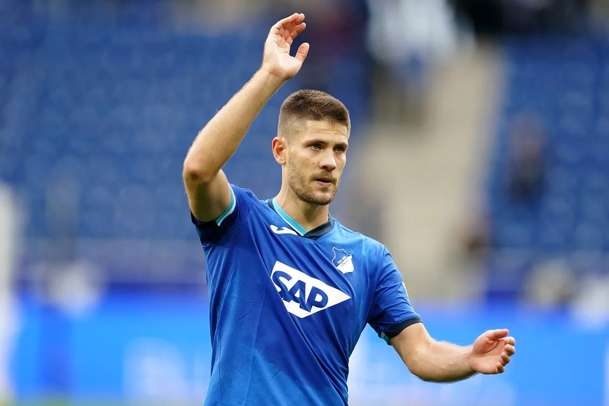 Andrej Kramaric é um atacante croata de 29 anos. Foi revelado pelo Dinamo Zagreb, teve breve passagem pelo Leicester e está no Hoffenheim desde 2015/16 Andrej Kramaric é um atacante croata de 29 anos. Foi revelado pelo Dinamo Zagreb, teve breve passagem pelo Leicester e está no Hoffenheim desde 2015/16