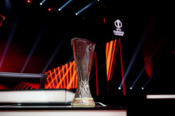 Com Milan x Benfica, veja como ficaram os confrontos da Liga Europa