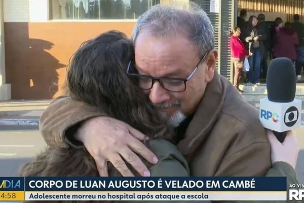 Avô de vítima de atentado em escola do Paraná pede abraço de repórter