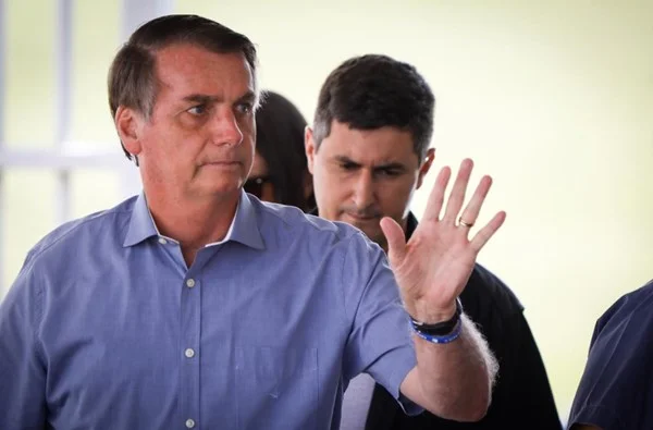 Chocolate e cerveja: Bolsonaro veta alta no “imposto do pecado”