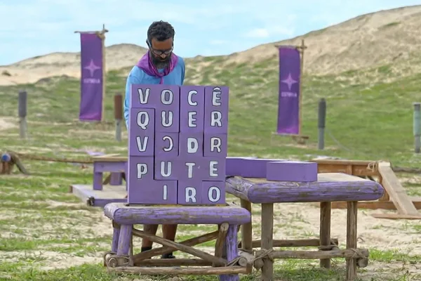 Clécio forma frase de duplo sentido em prova do No Limite