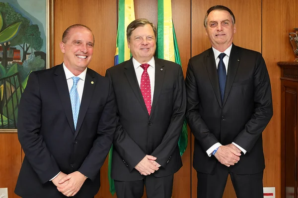 Luis Fernando Serra é indicado por Bolsonaro para embaixada da França