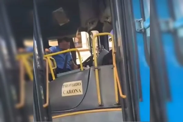 Passageiros entram em pânico com motorista alterado