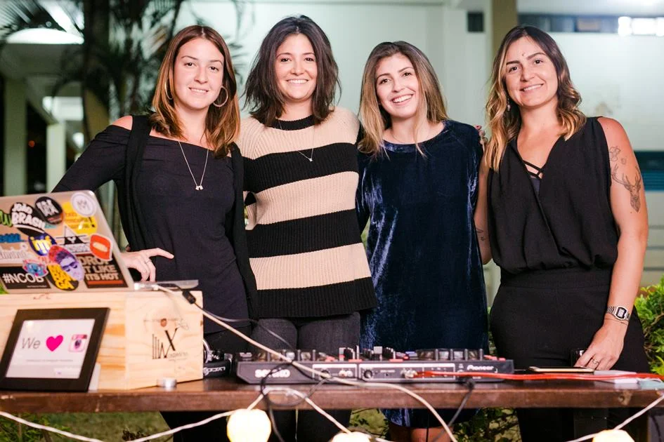 Dj New Chicks On The Block Dj New Chicks On The Block