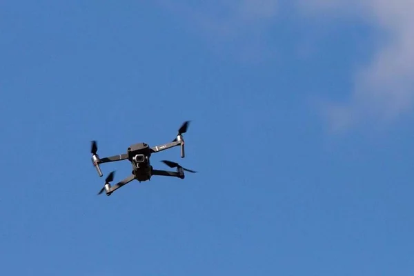 Drone em céu - Metrópoles