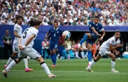 Kylian Mbappé marca gol para a França diante do Iraque na Copa do Mundo Kylian Mbappé marca gol para a França diante do Iraque na Copa do Mundo