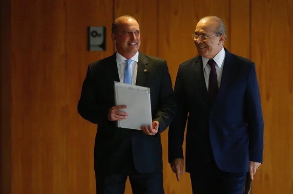 Encontro entre Padilha e Onyx abre transição para governo Bolsonaro
