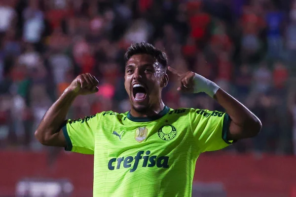 Palmeiras bate a Portuguesa e assume liderança geral do Paulistão