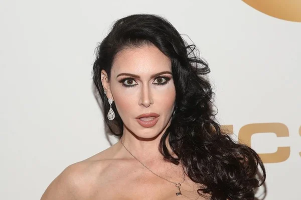 Atriz pornô é encontrada morta e deixa polícia intrigada nos EUA