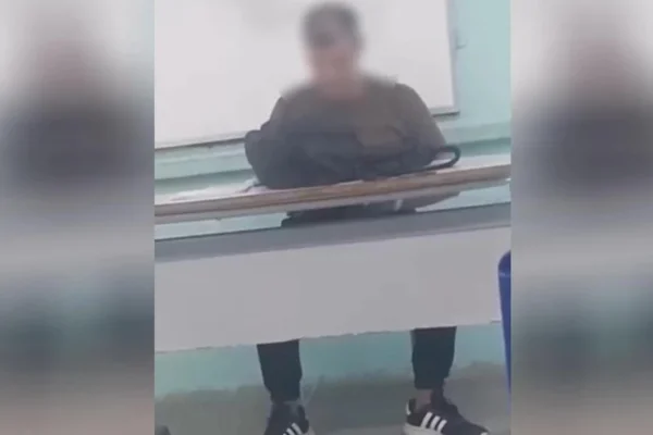 Imagem colorida, Professor é filmado se masturbando durante aula em escola do Ceará - Metrópoles