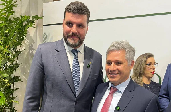 Ministro do Desenvolvimento Agrário de Lula surpreende bancada ruralista