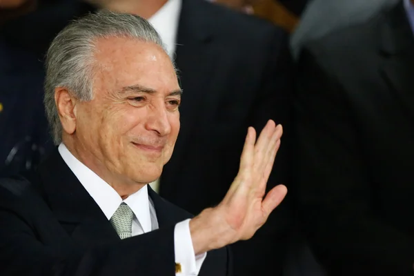 Temer vai “discutir relação” com aliados que votaram contra PEC 241