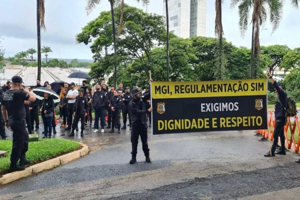 Policiais Penais se reúnem para cobrar desvalorização da profissão