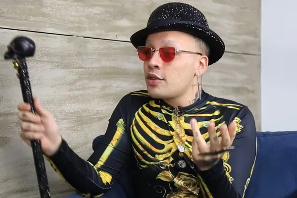“Ser drag não me define, me potencializa”, diz Gloria Groove