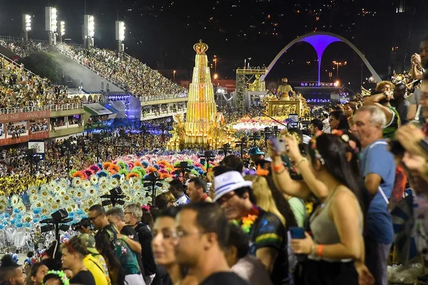 Rio: comitê científico libera Carnaval e recomenda vacinar crianças