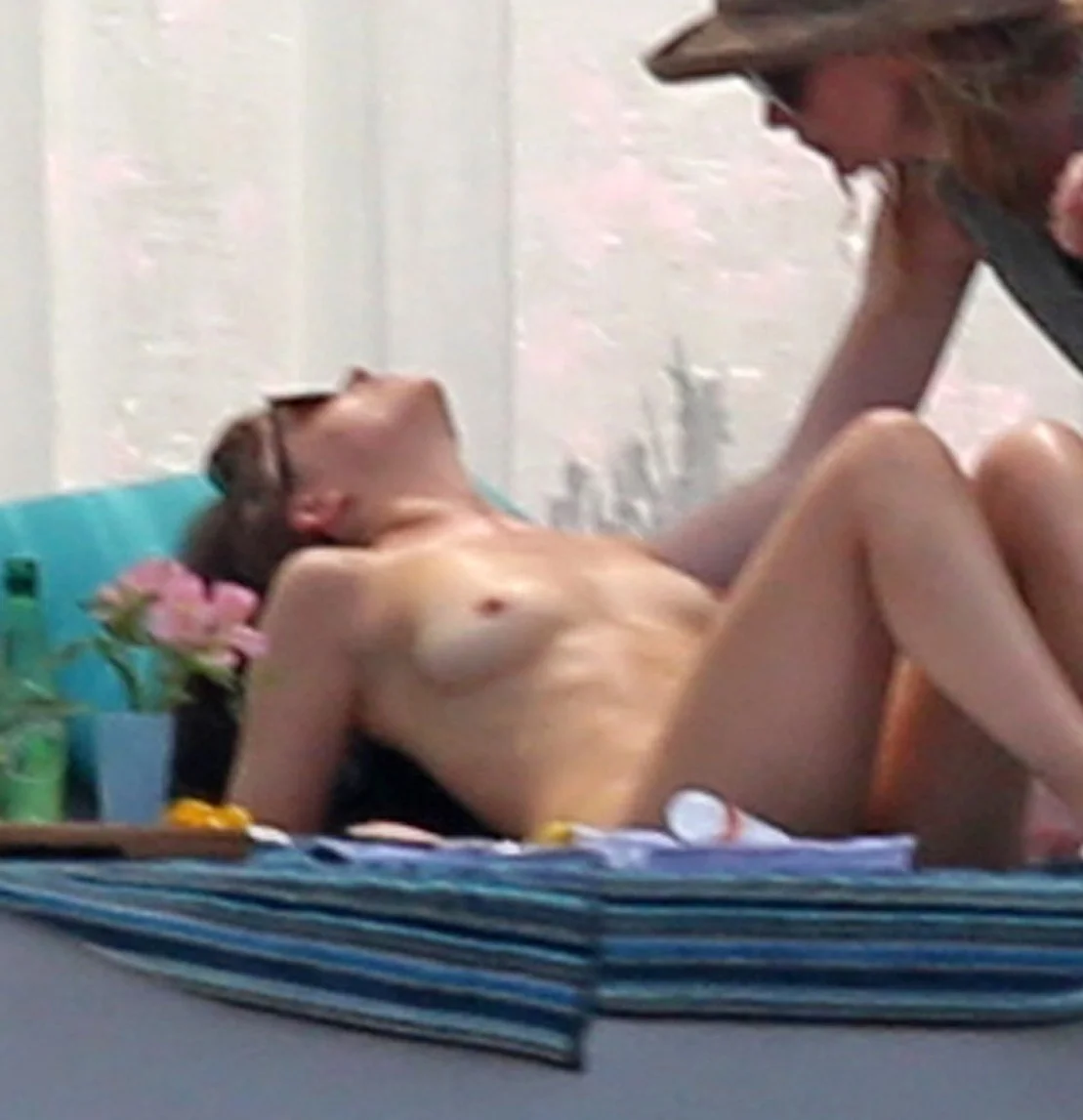 Dakota Johnson faz topless durante filmagem de novo “50 Tons de Cinza” - imagem 1 Dakota Johnson faz topless durante filmagem de novo “50 Tons de Cinza” - imagem 1