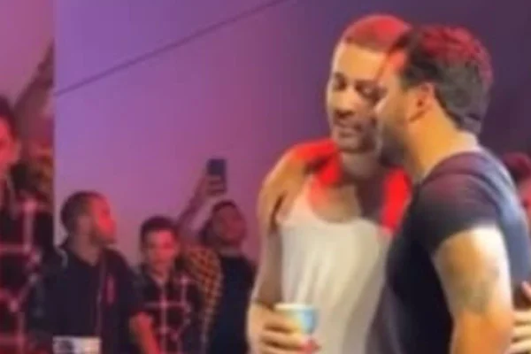 Lucas e Carlinhos se resolvem e dão beijo após crise. Veja!