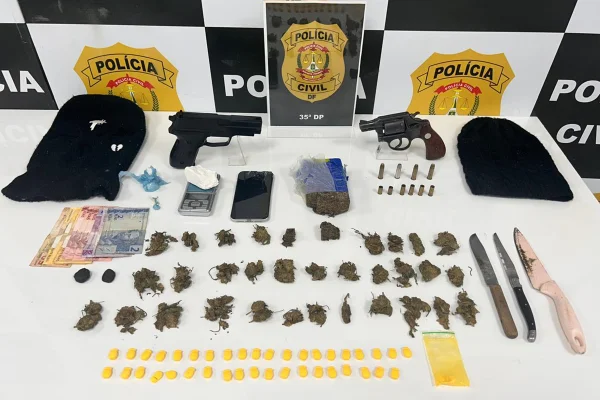 Mulher de 21 anos comandava grupo de delivery de drogas no DF