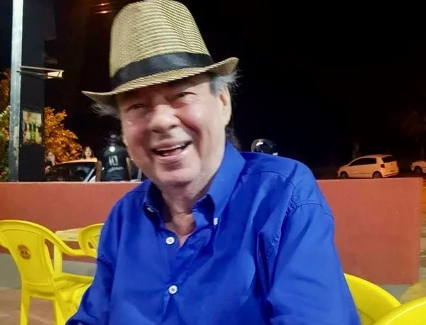 Locutor deixa áudio divertido sobre sua morte para ser tocado em carro