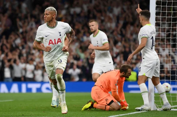 Champions League: Richarlison e Lewandowski brilham na rodada