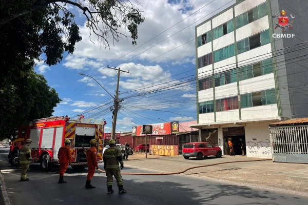 Prédio é evacuado durante incêndio no DF e criança fica ferida