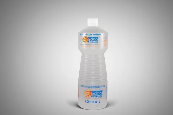 Após 4 anos, Anvisa volta a proibir venda de álcool líquido 70%