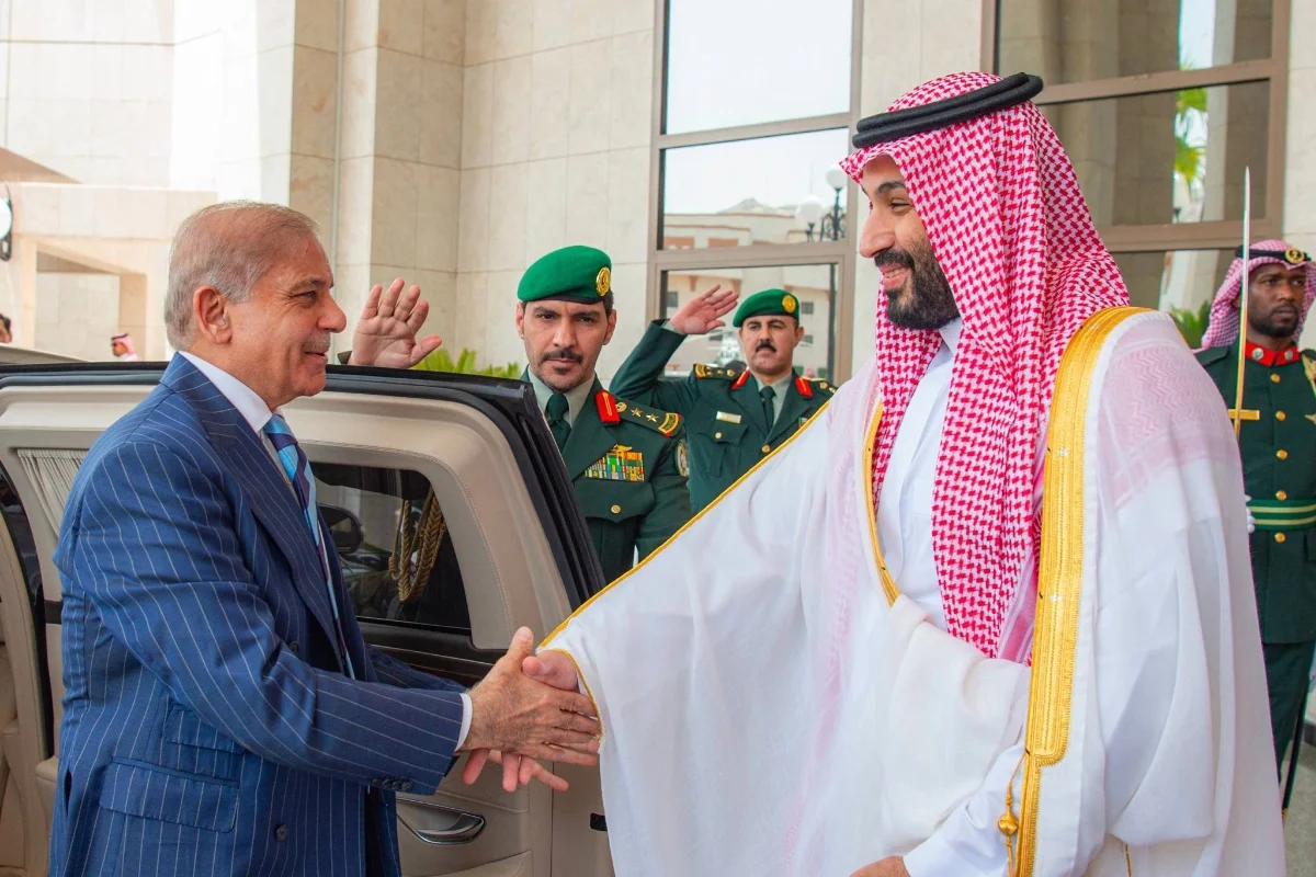 Arábia Saudita, Turquia e Paquistão assinam acordo de defesa conjunta