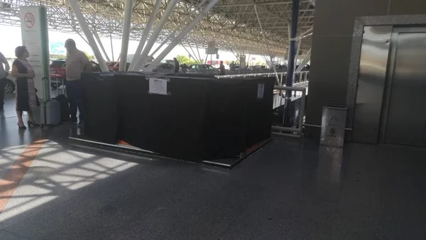 Procon interdita editora que oferecia revistas e malas no Aeroporto JK